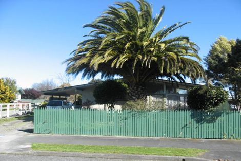 Photo of property in 15 Fisher Place, Carterton, 5713