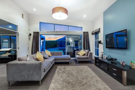 Photo of property in 28 Nelson Avenue, Aotea, Porirua, 5024