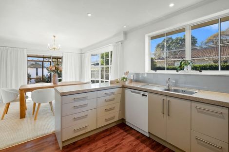 Photo of property in 293 Mangorei Road, Merrilands, New Plymouth, 4312