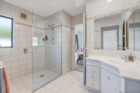 Photo of property in 51 Shelly Beach Road, Shelly Beach, Helensville, 0874