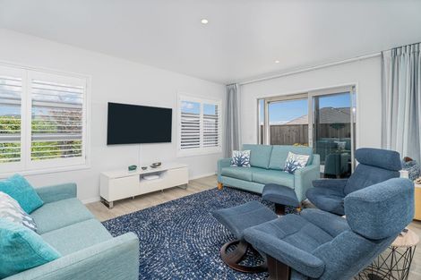 Photo of property in 8 Onerere Drive, Whitianga, 3510