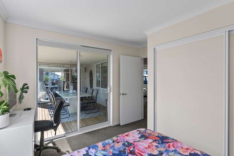 Photo of property in 17 Pounamu Place, Pegasus, 7612