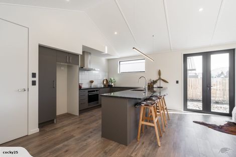 Photo of property in 40 Mount Creighton Crescent, Wanaka, 9305