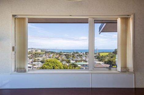 Photo of property in 14 Scott Street, Moturoa, New Plymouth, 4310