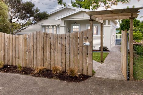 Photo of property in 53 Woodglen Road, Glen Eden, Auckland, 0602