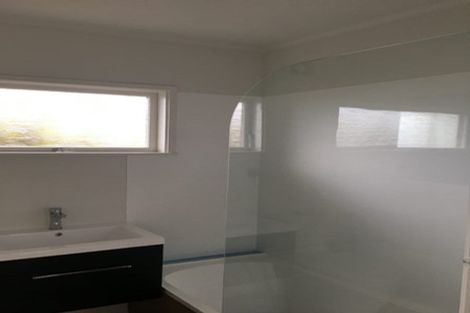 Photo of property in 1/16 Kapiti Place, Sunnynook, Auckland, 0620