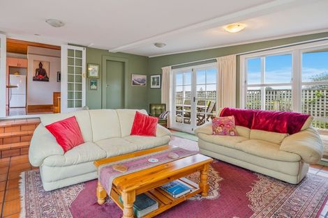 Photo of property in 69 Tilley Road, Paekakariki, 5034