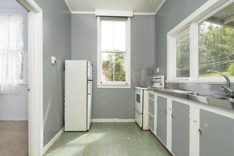 Photo of property in 190 Newlands Road, Newlands, Wellington, 6037