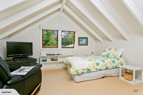 Photo of property in 11 Albany Highway, Unsworth Heights, Auckland, 0632