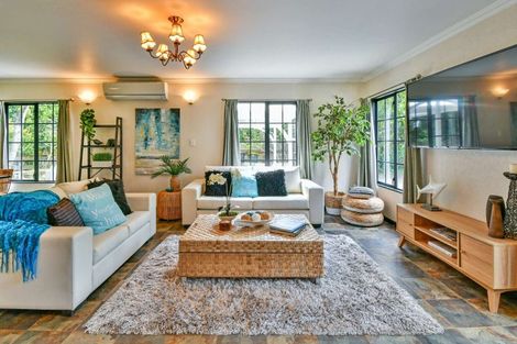 Photo of property in 14 Cameron Place, Drury, 2113