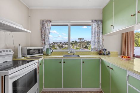Photo of property in 1/15 Battle Place, Glenfield, Auckland, 0629