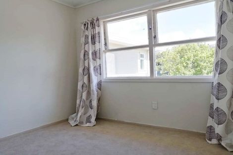 Photo of property in 1/31 Becroft Drive, Forrest Hill, Auckland, 0620