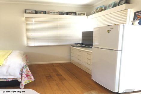 Photo of property in 2/17 Stratford Avenue, Milford, Auckland, 0620