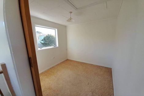 Photo of property in 59 Riversdale Drive, Merrilands, New Plymouth, 4312