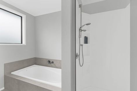 Photo of property in 14 Discovery Place, Marfell, New Plymouth, 4310