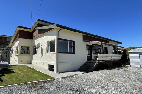 Photo of property in 18 Barnego Road, Balclutha, 9230