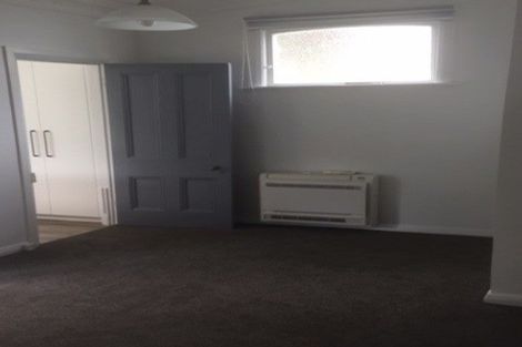 Photo of property in 70 Derwent Street, Island Bay, Wellington, 6023