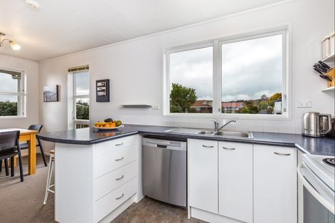 Photo of property in 2 Hampstead Place, Richmond Heights, Taupo, 3330