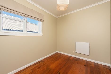 Photo of property in 26 Avon Street, Island Bay, Wellington, 6023