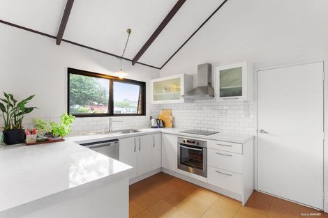 Photo of property in 2/129 Chivalry Road, Glenfield, Auckland, 0629