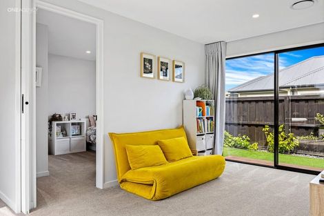 Photo of property in 12 Oakville Close, Rangiora, 7400