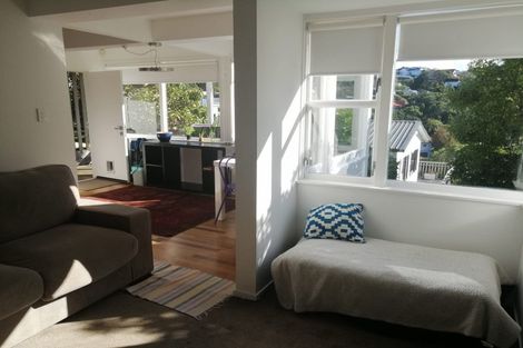 Photo of property in 35 North Terrace, Kelburn, Wellington, 6012