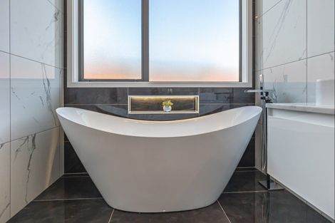 Photo of property in 18 Phoenix Palms Grove, Levin, 5510