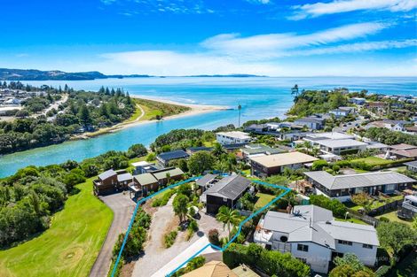 Photo of property in 44 Amorino Drive, Red Beach, 0932