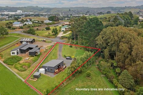 Photo of property in 6 Robins Way, Pokeno, 2471
