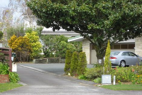 Photo of property in 3b Hunter Place, Merrilands, New Plymouth, 4312