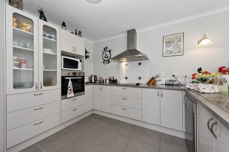 Photo of property in 8 Ruske Place, Grandview Heights, Hamilton, 3200