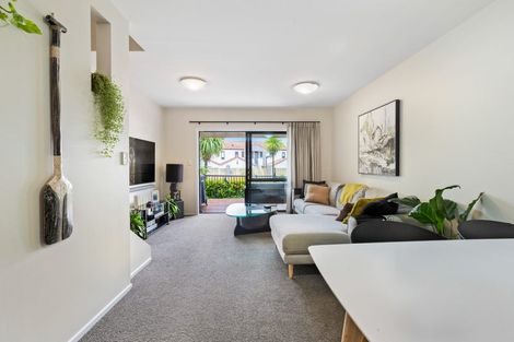 Photo of property in 3/21 Armoy Drive, East Tamaki, Auckland, 2016