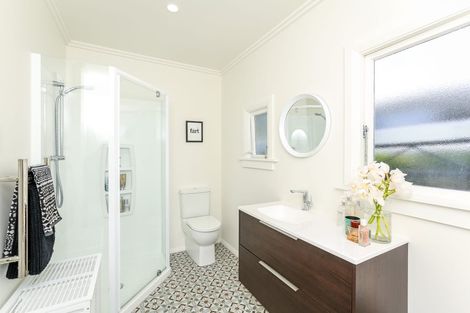 Photo of property in 81 Paynters Avenue, Strandon, New Plymouth, 4312