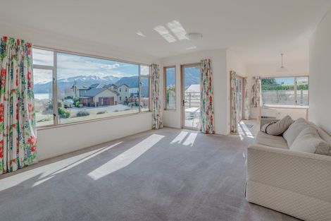 Photo of property in 6 Baker Grove, Wanaka, 9305