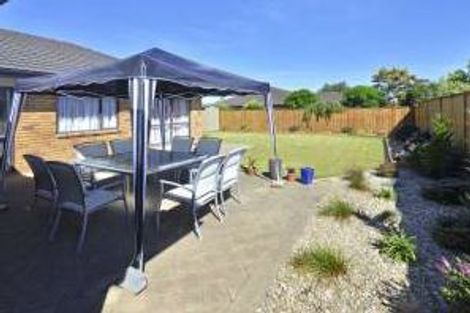 Photo of property in 33 Croftview Road, Wattle Downs, Auckland, 2103