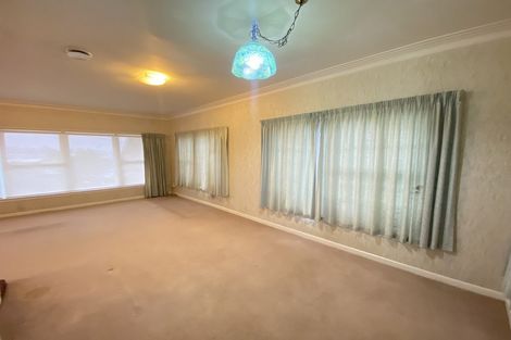 Photo of property in 1/1 Benders Avenue, Hillcrest, Auckland, 0627
