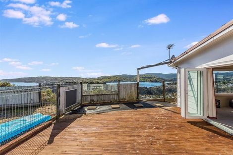 Photo of property in 32 Sombrero View, Ascot Park, Porirua, 5024