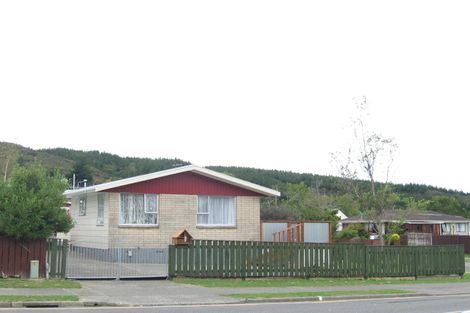 Photo of property in 90 Norana Road, Timberlea, Upper Hutt, 5018