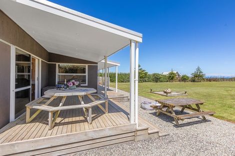 Photo of property in 77 Anglers Avenue, Warea, New Plymouth, 4381