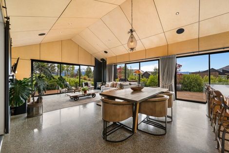 Photo of property in 37 Pendeen Crescent, Jacks Point, Queenstown, 9371