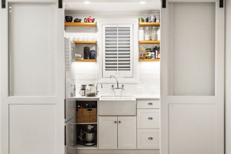 Photo of property in 74 Princes Street, Northcote Point, Auckland, 0627