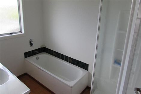 Photo of property in 63 Tiroroa Avenue, Te Atatu South, Auckland, 0610