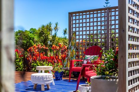 Photo of property in 106 Paetawa Road, Peka Peka, Waikanae, 5391