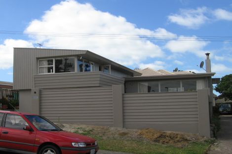 Photo of property in 1/69 Seaview Road, Castor Bay, Auckland, 0620