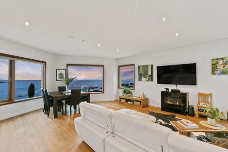 Photo of property in 110 Owhiro Bay Parade, Owhiro Bay, Wellington, 6023