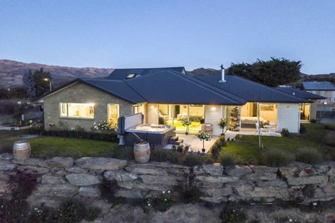 Photo of property in 21 Terrace Street, Nevis, Cromwell, 9384