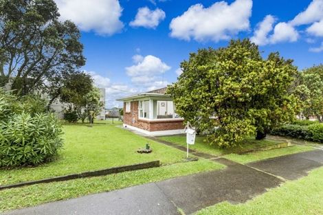 Photo of property in 1/32 Old Lake Road, Narrow Neck, Auckland, 0624