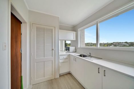 Photo of property in 20 Shanaway Rise, Hillcrest, Auckland, 0627
