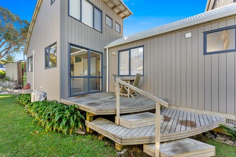 Photo of property in 68 Barrier View Road, Leigh, 0985