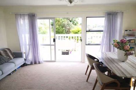 Photo of property in 129 Oaktree Avenue, Browns Bay, Auckland, 0630